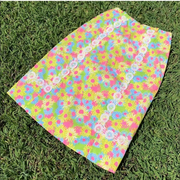 Lilly Pulitzer Dresses & Skirts - VTG 1960’s Lilly Pulitzer Skirt! 26” Daisy Print